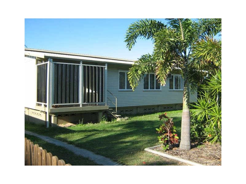 12 Rosshall Street, Bowen QLD 4805