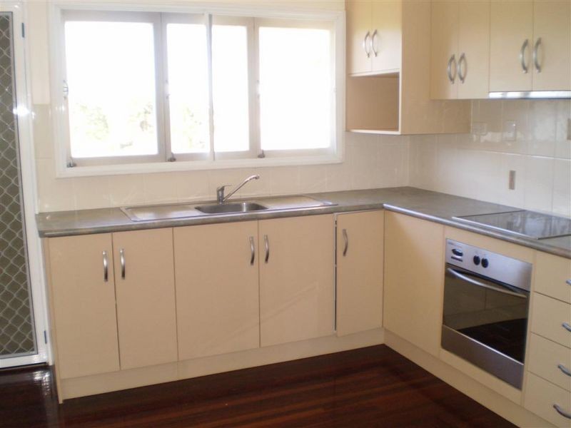 12 Rosshall Street, Bowen QLD 4805