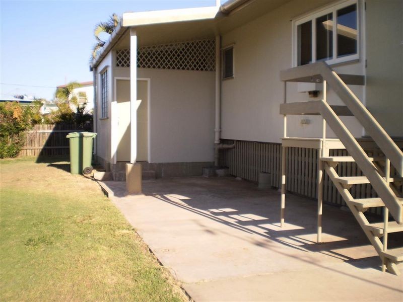 12 Rosshall Street, Bowen QLD 4805