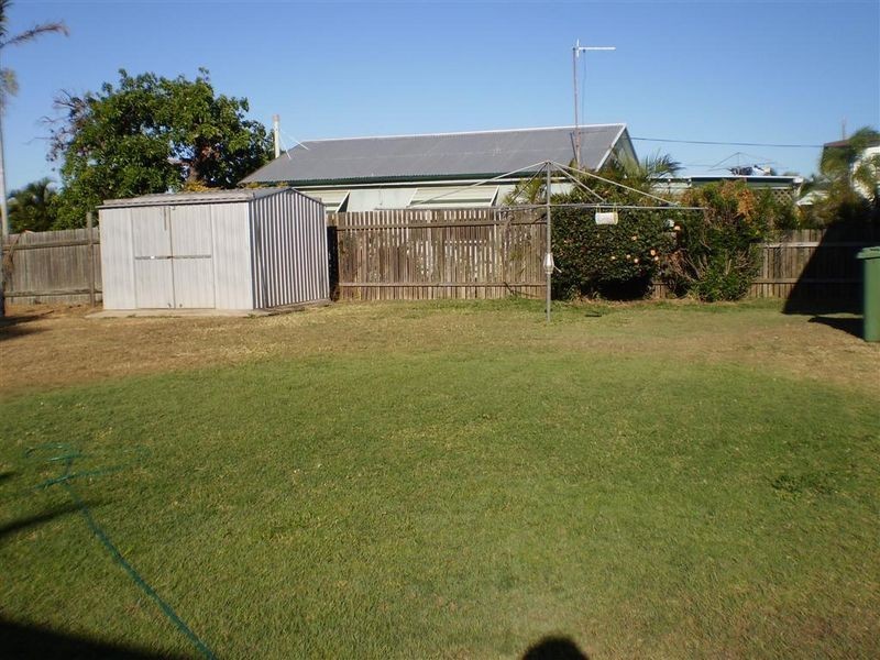 12 Rosshall Street, Bowen QLD 4805