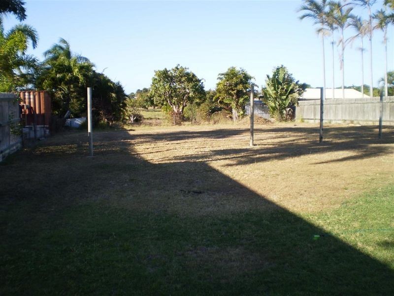 12 Rosshall Street, Bowen QLD 4805