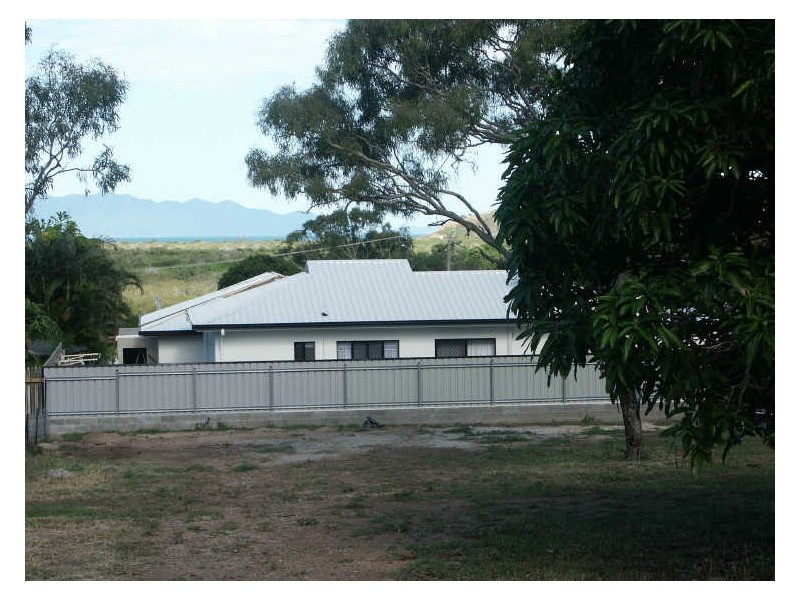 10 Hay Street, Bowen QLD 4805