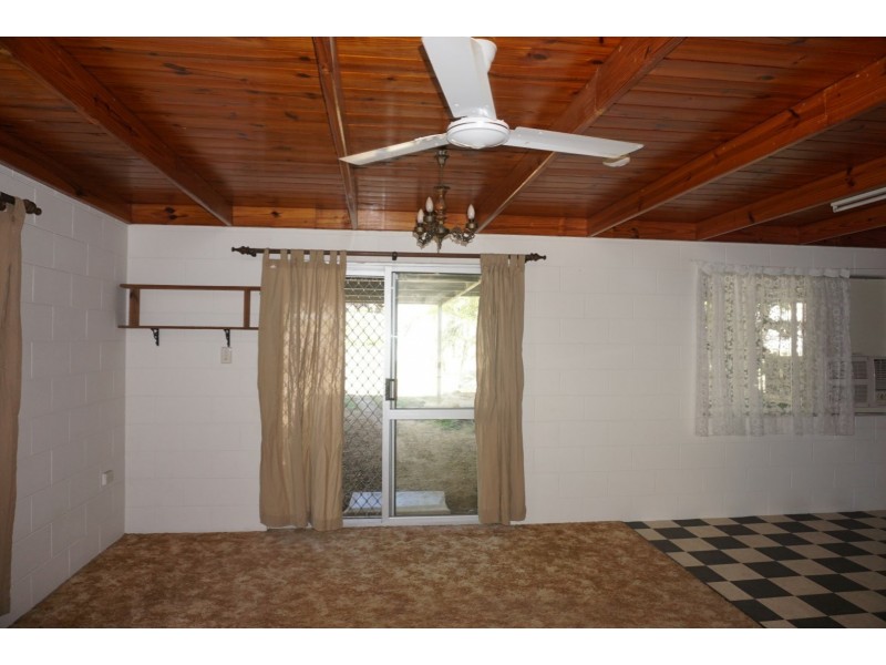 4 Bull Crescent, Bowen QLD 4805