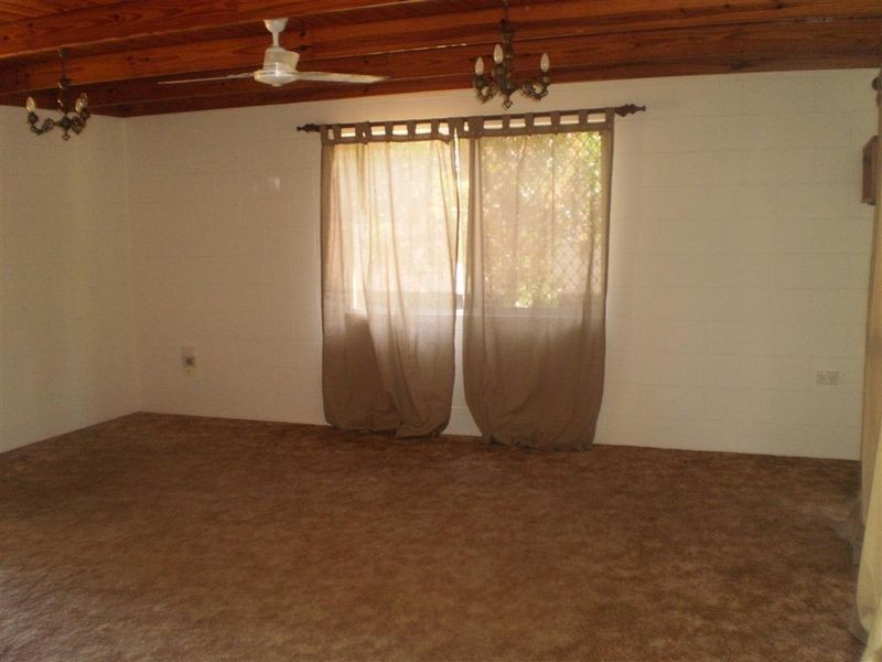 4 Bull Crescent, Bowen QLD 4805