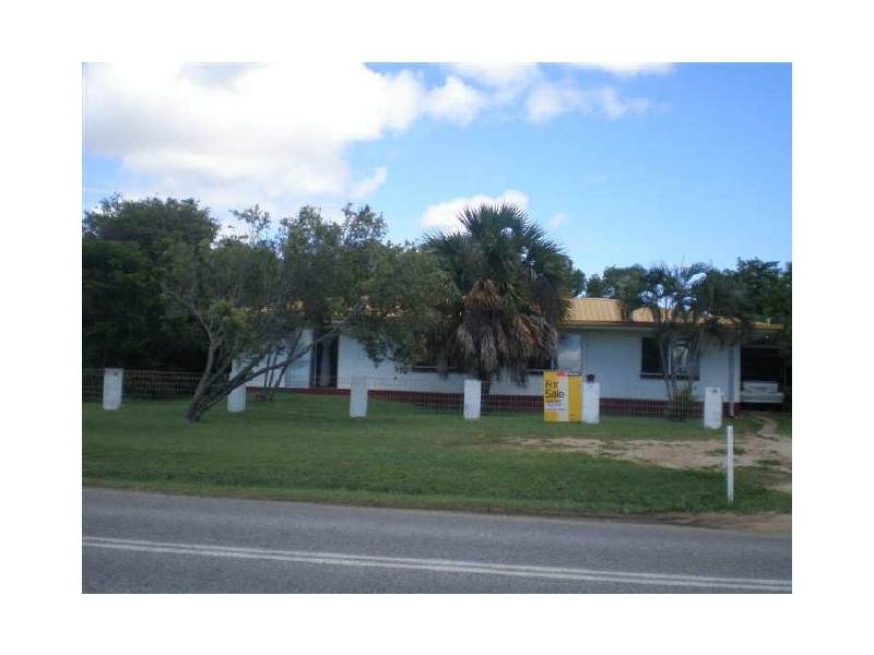 7 Queens Road, Bowen QLD 4805
