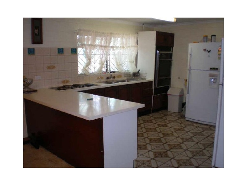 7 Queens Road, Bowen QLD 4805