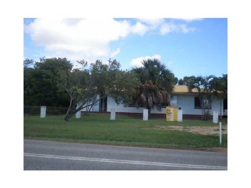 7 Queens Road, Bowen QLD 4805