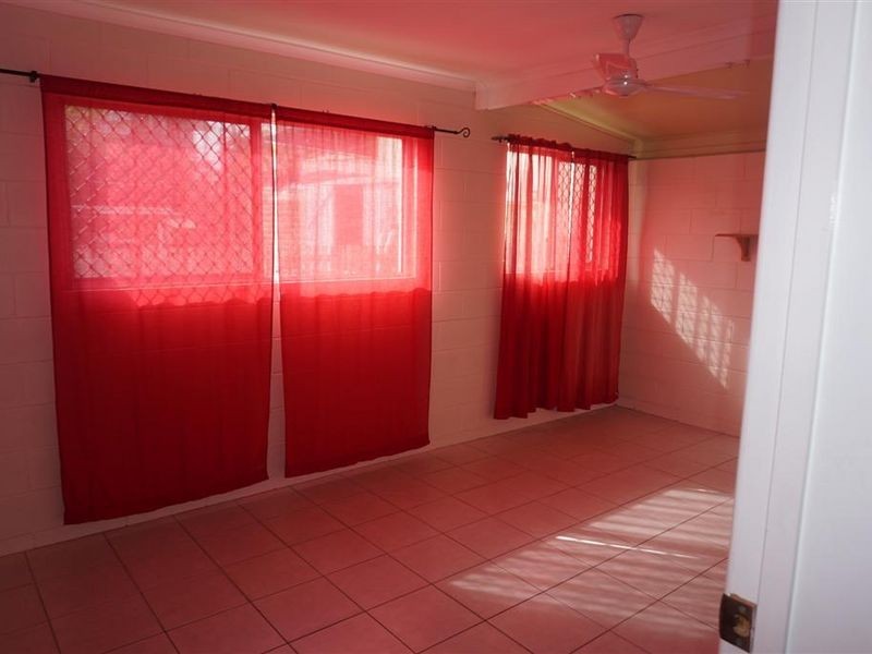 4 Sunset Crescent, Bowen QLD 4805