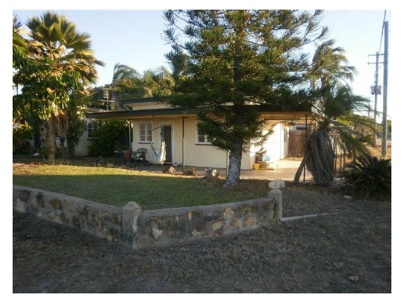 127 The Esplanade, Bowen QLD 4805