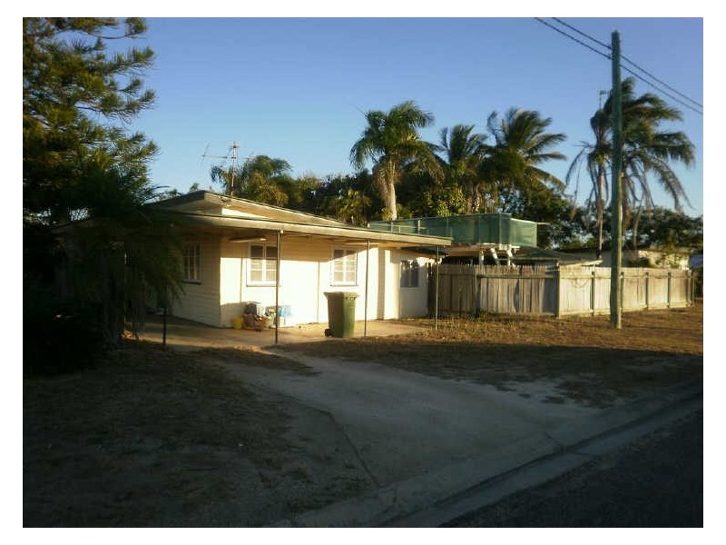 127 The Esplanade, Bowen QLD 4805