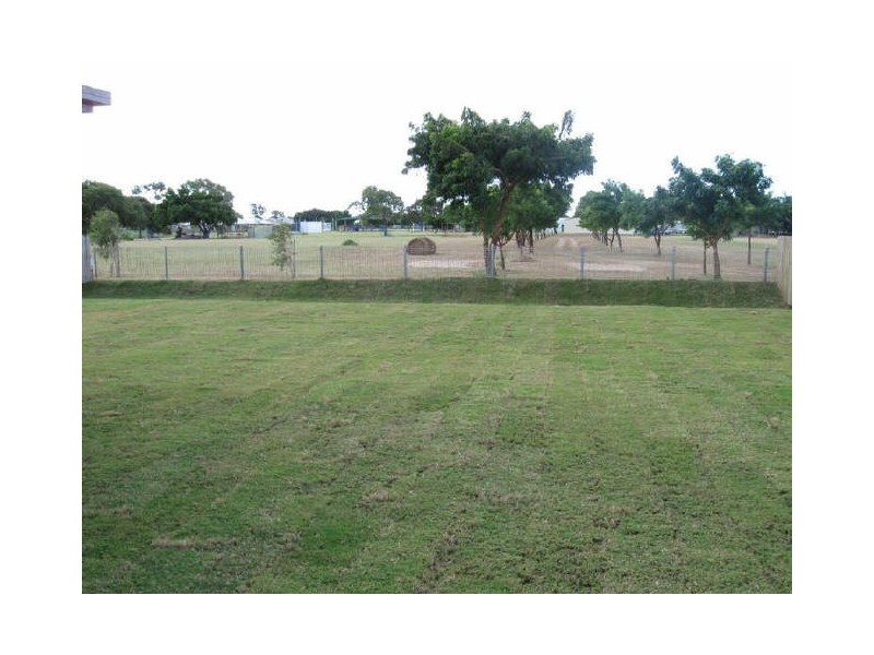 18 Lucinda Place, Bowen QLD 4805