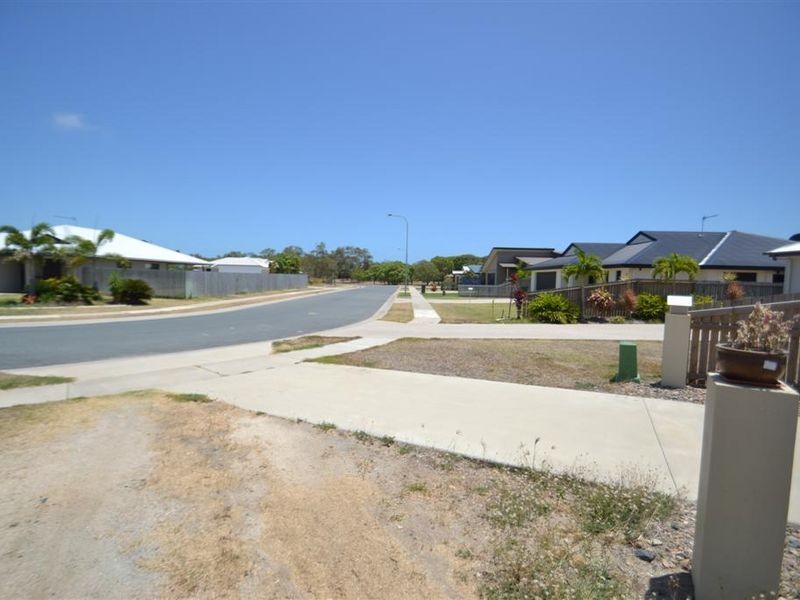 12 Lemon Grove, Bowen QLD 4805