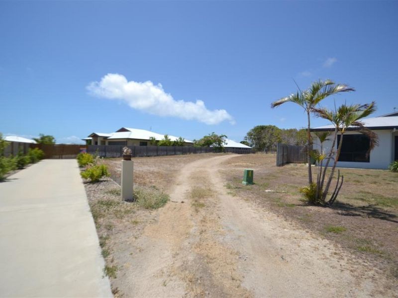 12 Lemon Grove, Bowen QLD 4805