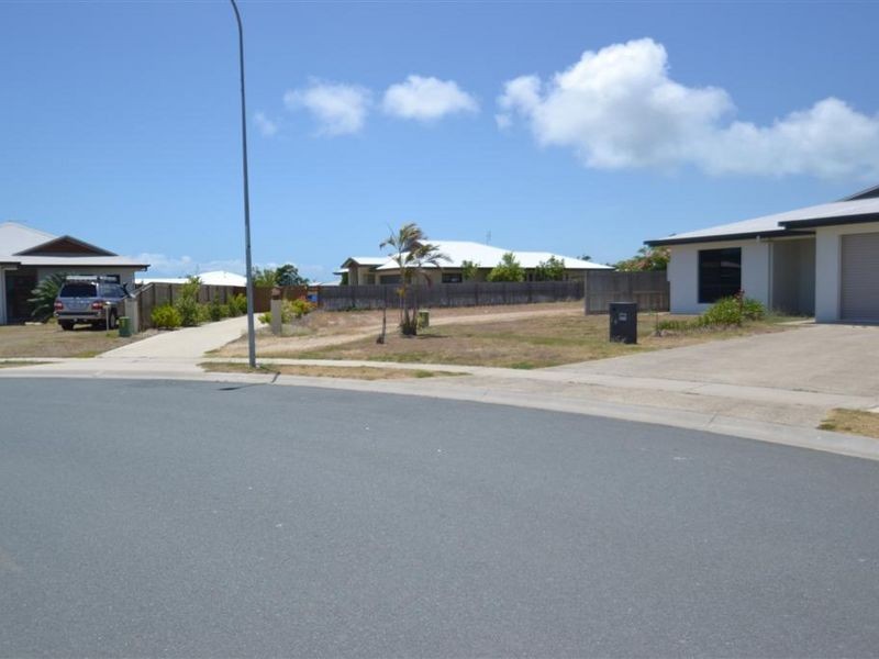 12 Lemon Grove, Bowen QLD 4805