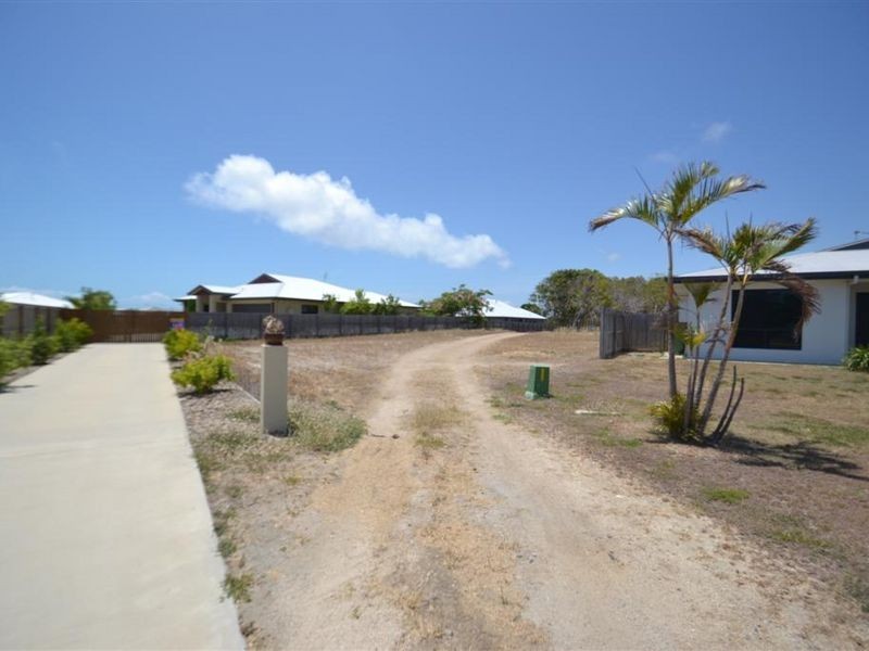 12 Lemon Grove, Bowen QLD 4805