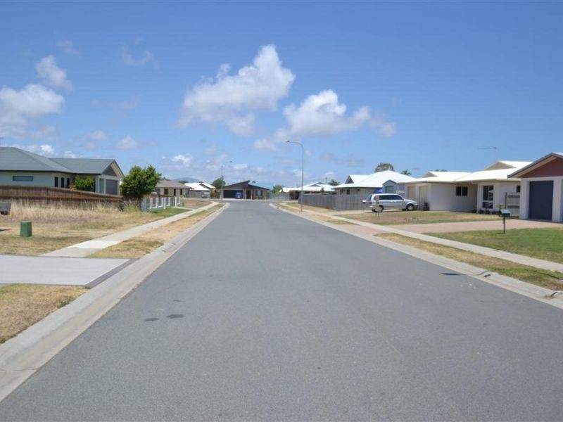 12 Lemon Grove, Bowen QLD 4805