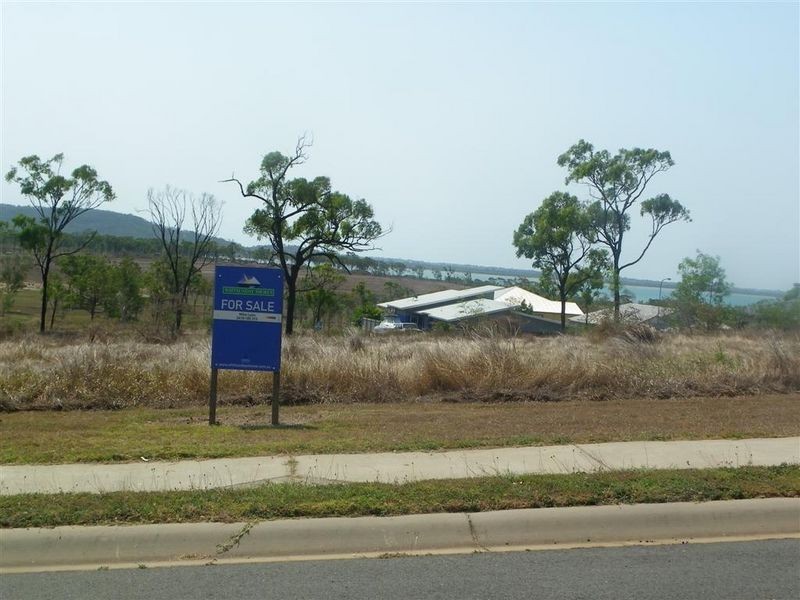 5 Seacove Crescent, Bowen QLD 4805