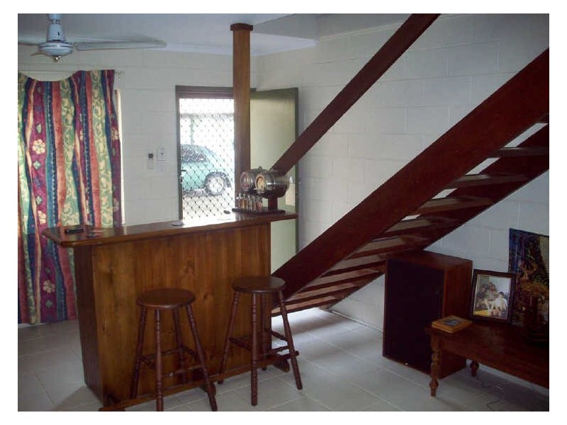 2/2A Powell Street, Bowen QLD 4805