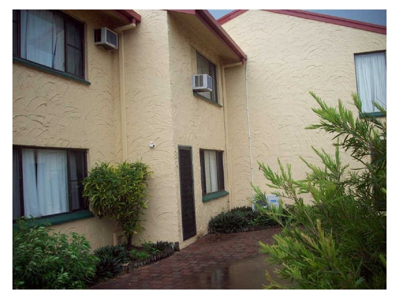 2/2A Powell Street, Bowen QLD 4805
