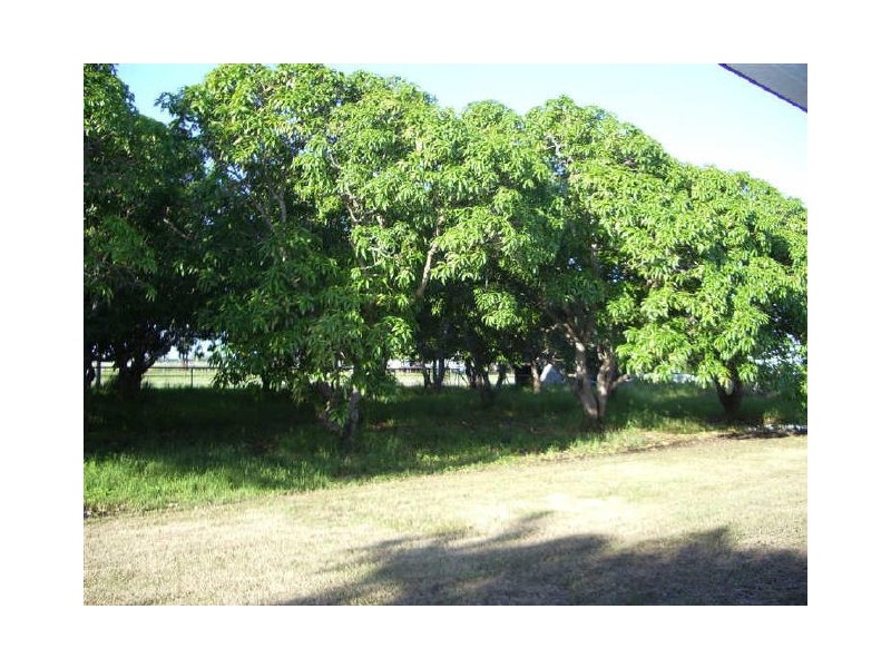 129 Flemington Road, Bowen QLD 4805