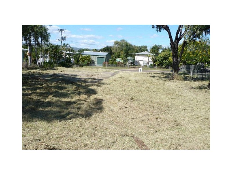 8 Parkinson Street, Collinsville QLD 4804