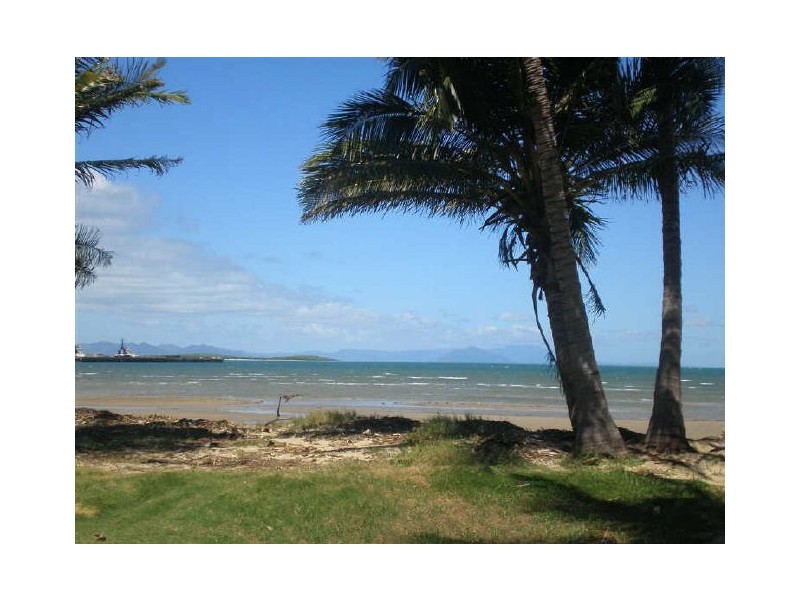 15 Thomas Street, Bowen QLD 4805