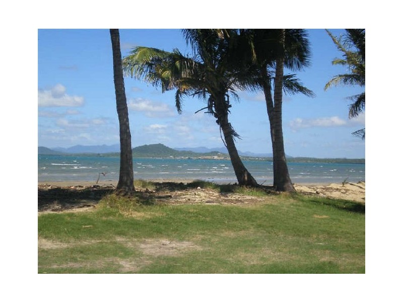 15 Thomas Street, Bowen QLD 4805