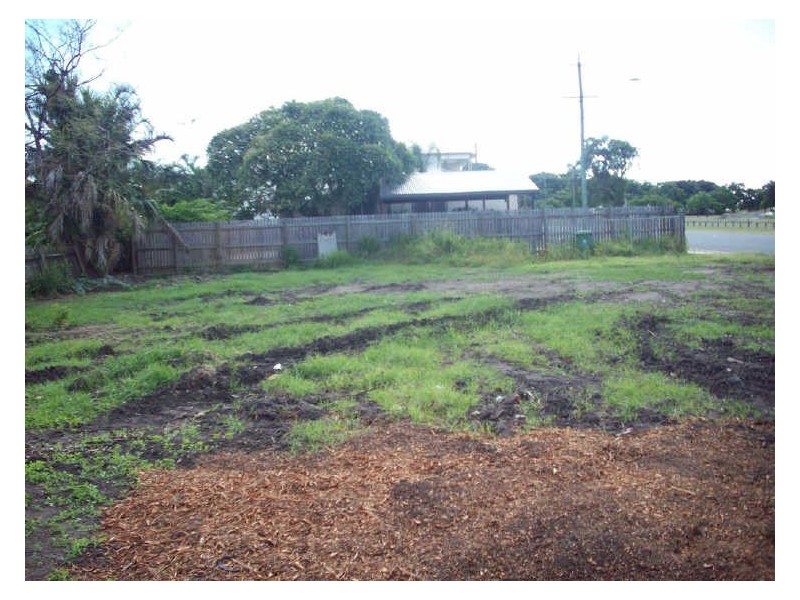 2 Tracey Street, Bowen QLD 4805