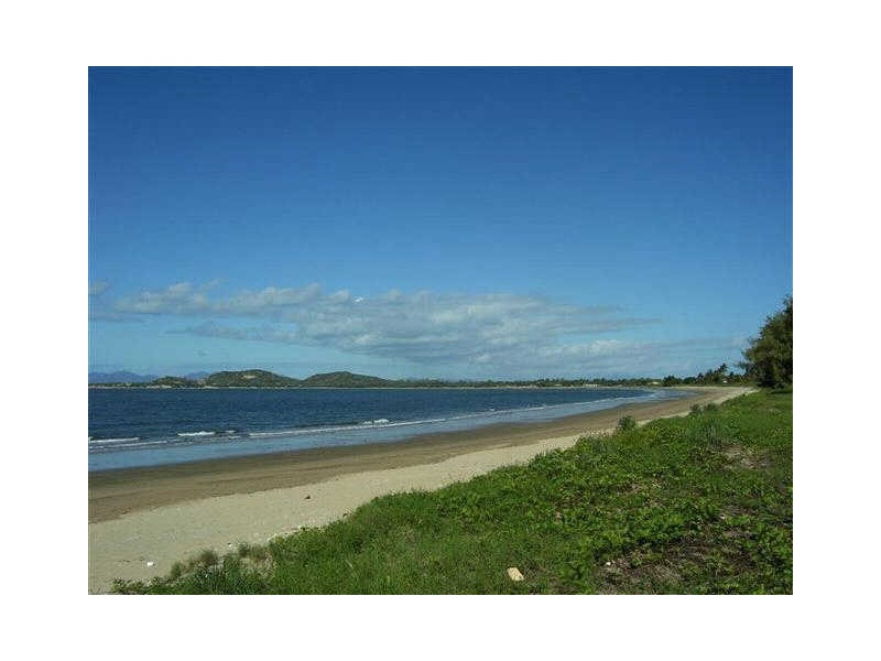 2 Tracey Street, Bowen QLD 4805