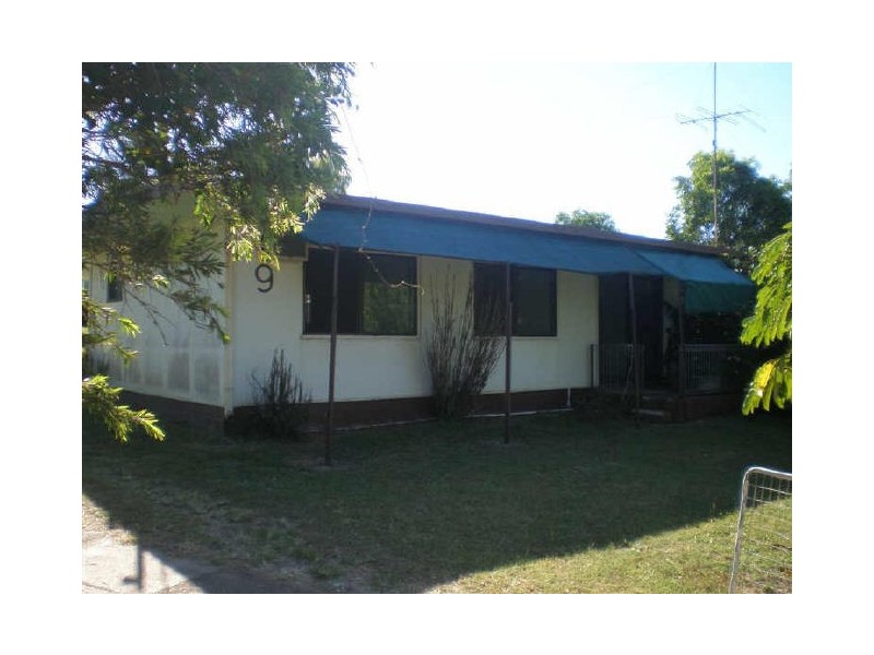 9 Queens Road, Bowen QLD 4805