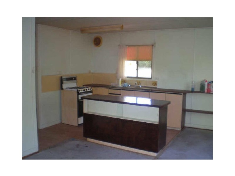 9 Queens Road, Bowen QLD 4805