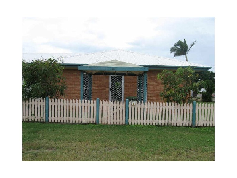 2/28 Sinclair Street, Bowen QLD 4805