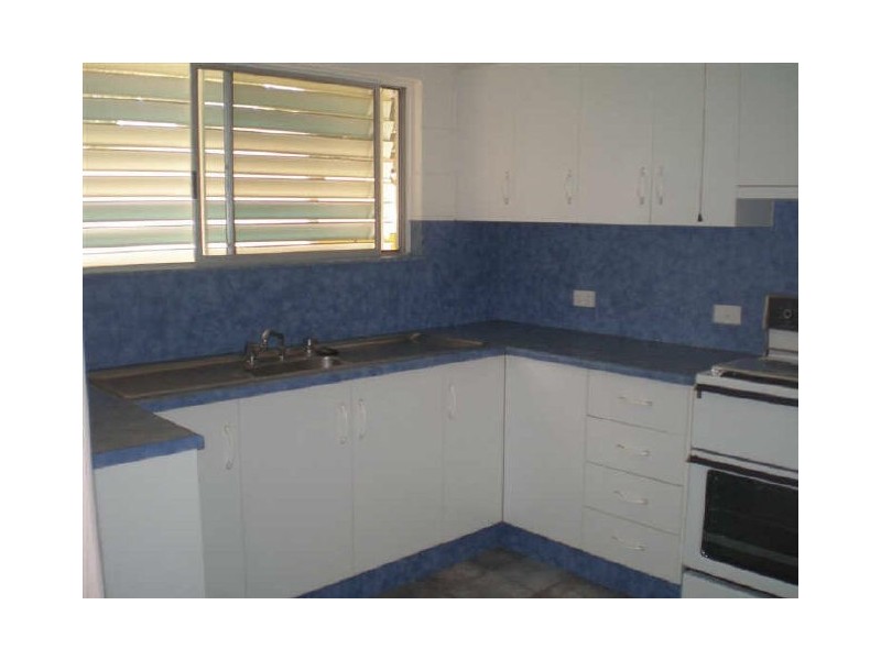 118 Powell Street, Bowen QLD 4805
