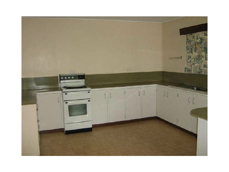 47 Holborne Street, Bowen QLD 4805