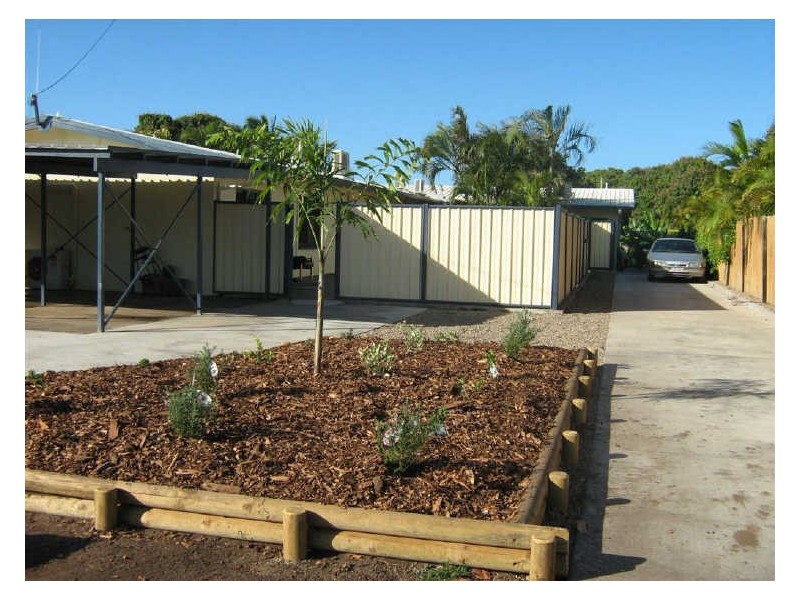 2/20 Marshall Street, Bowen QLD 4805