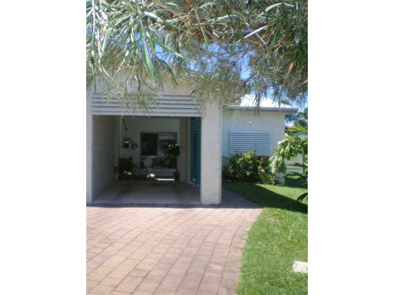 Unit 2/5 Lotus Lane, Bowen QLD 4805