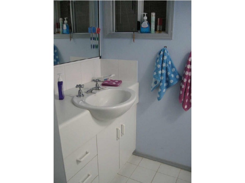 18 Field Street, Bowen QLD 4805