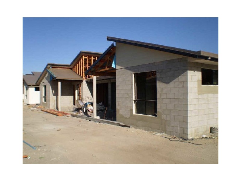 2/136 Soldiers Road, Bowen QLD 4805