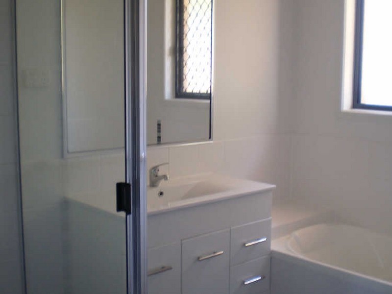 15 Oak Crescent, Bowen QLD 4805
