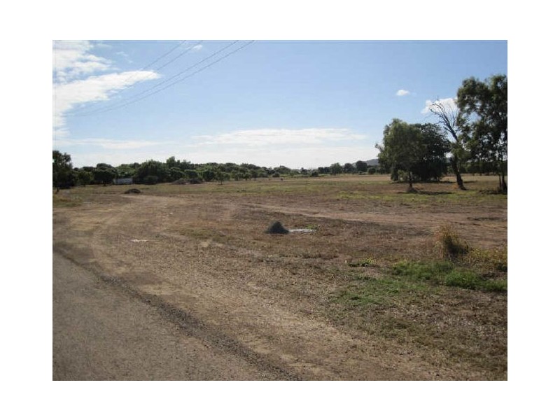 98 Hillview Road, Bowen QLD 4805