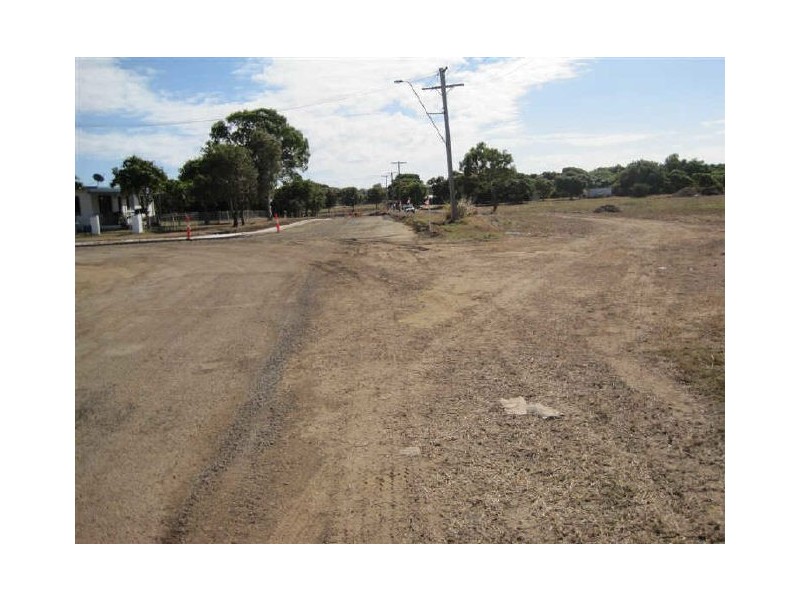 98 Hillview Road, Bowen QLD 4805