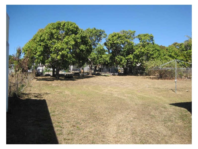 27 Livingstone Street, Bowen QLD 4805