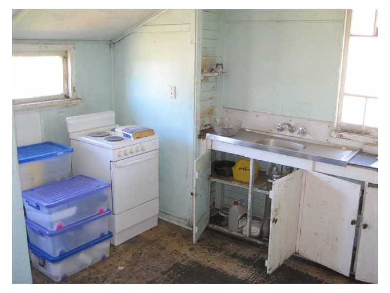 27 Livingstone Street, Bowen QLD 4805