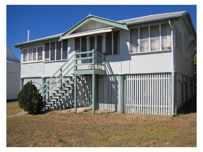 27 Livingstone Street, Bowen QLD 4805