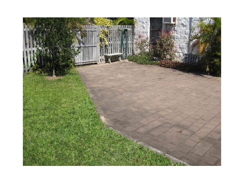 1/18 Marshall Street, Bowen QLD 4805