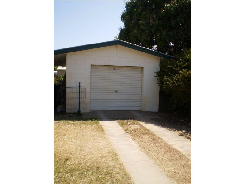 4 Creek Street, Bowen QLD 4805