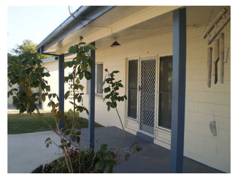 1/57 Poole Street, Bowen QLD 4805