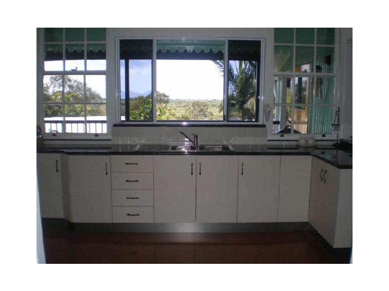 12 Hay Street, Bowen QLD 4805