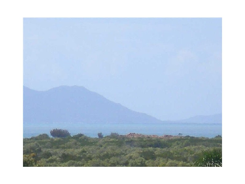 12 Hay Street, Bowen QLD 4805