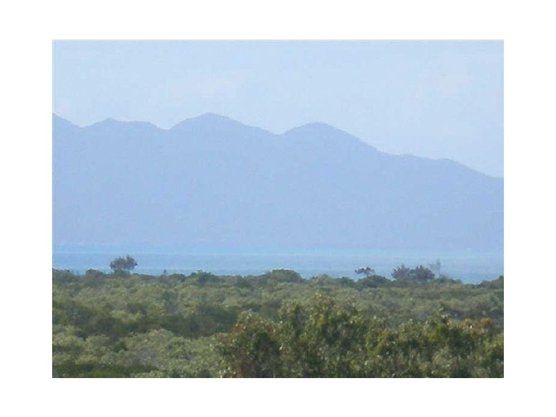 12 Hay Street, Bowen QLD 4805